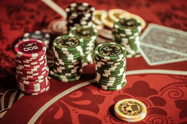 rgotogel 2025 mobile app interface showing football markets and live casino options